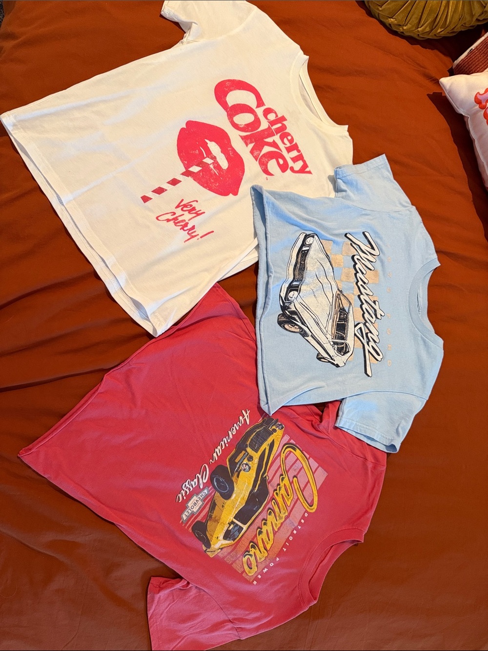 Pack of THREE vintage t-shirts💖